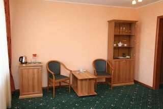 Гостиница Malahit Первоуральск Двухместный номер с 1 кроватью или 2 отдельными кроватями-4